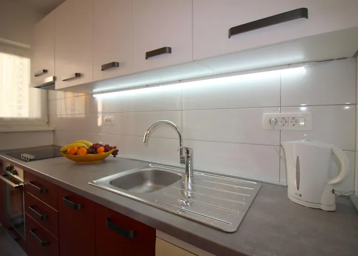 Charmantes Direkt An Der Promenade Von Mit Meerblick *