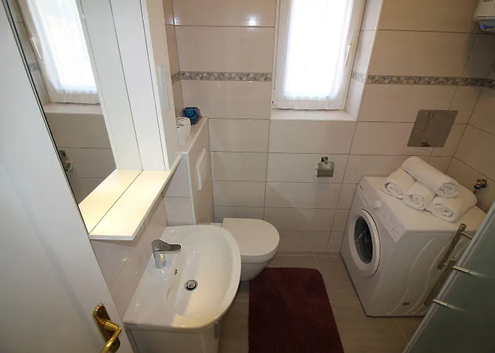 Charmantes Direkt An Der Promenade Von Mit Meerblick * 波雷奇