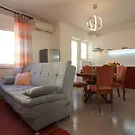 Charmantes Direkt An Der Promenade Von Mit Meerblick Apartment *