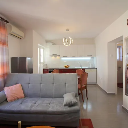 Charmantes Direkt An Der Promenade Von Mit Meerblick * Poreč