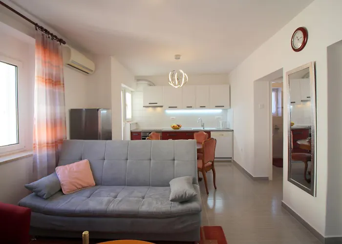 Charmantes Direkt An Der Promenade Von Mit Meerblick * Poreč