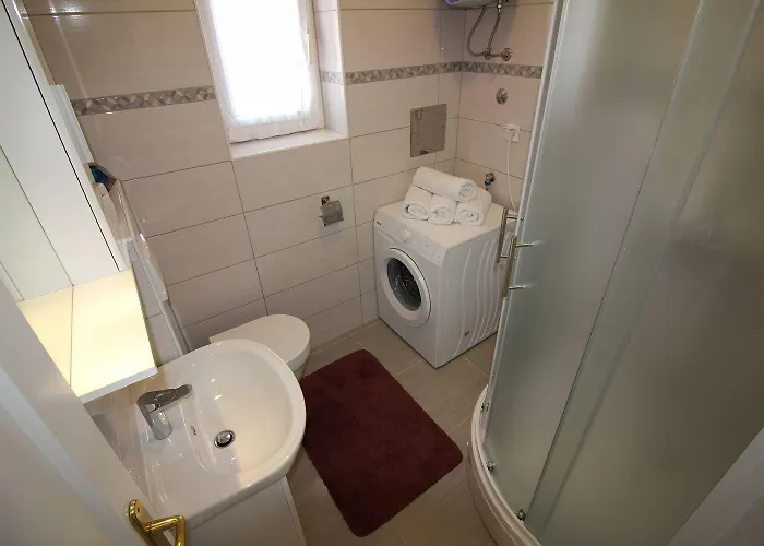 Apartman Charmantes Direkt An Der Promenade Von Mit Meerblick *