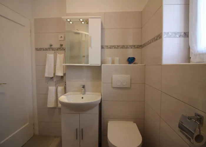 Charmantes Direkt An Der Promenade Von Mit Meerblick Apartmán Poreč