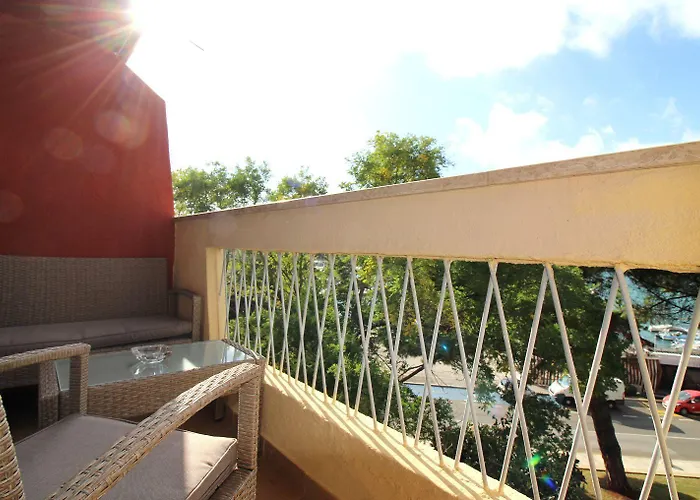 Apartman Charmantes Direkt An Der Promenade Von Mit Meerblick Poreč