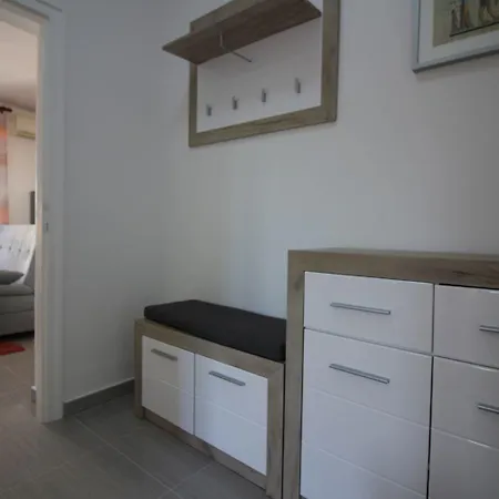 Apartment Charmantes Direkt An Der Promenade Von Mit Meerblick *