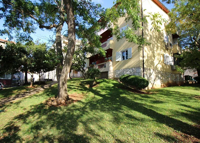 Charmantes Direkt An Der Promenade Von Mit Meerblick Апартаменти *